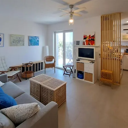 Amazing Apartment In Olib With Wifi Olib