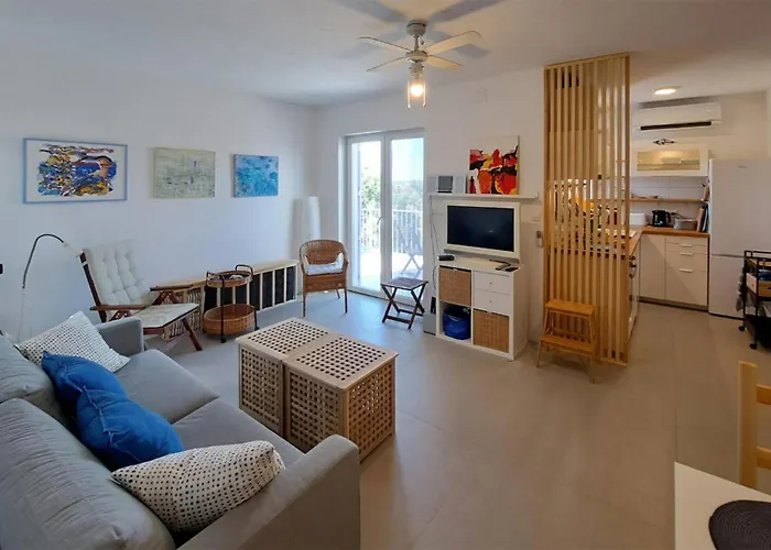 2 Bedroom Gorgeous In Olib