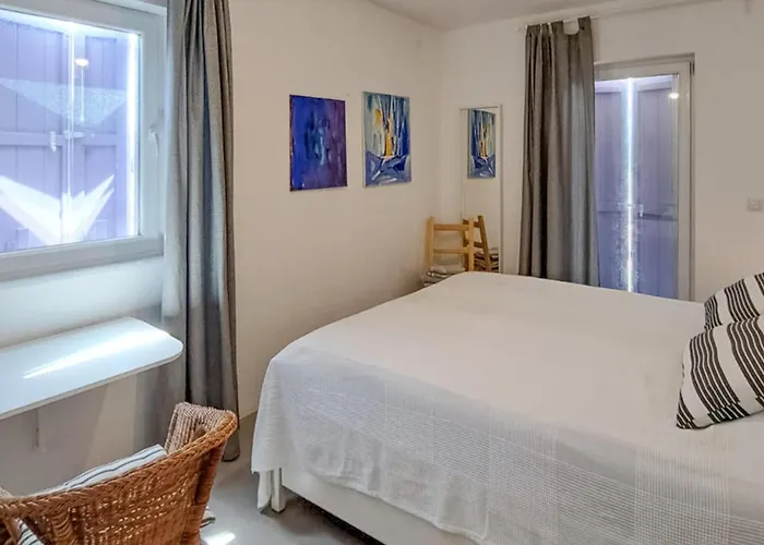 Apartment 2 Bedroom Gorgeous In