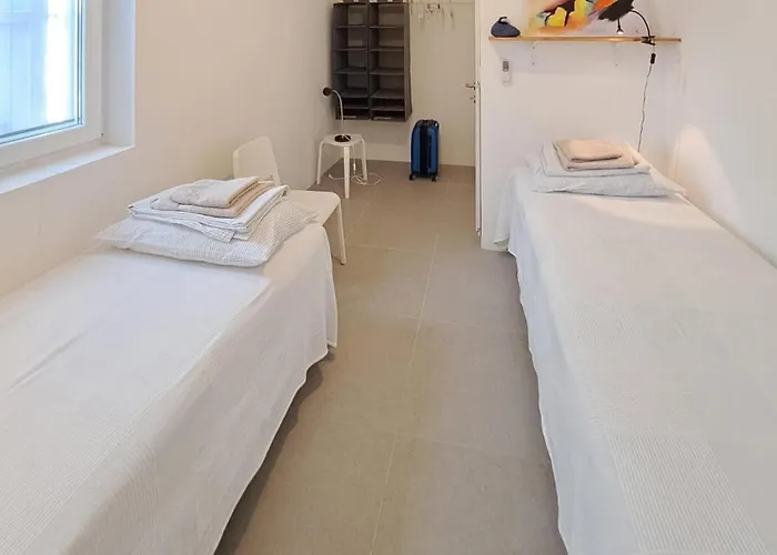 2 Bedroom Gorgeous In