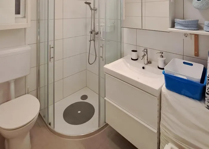 2 Bedroom Gorgeous In *